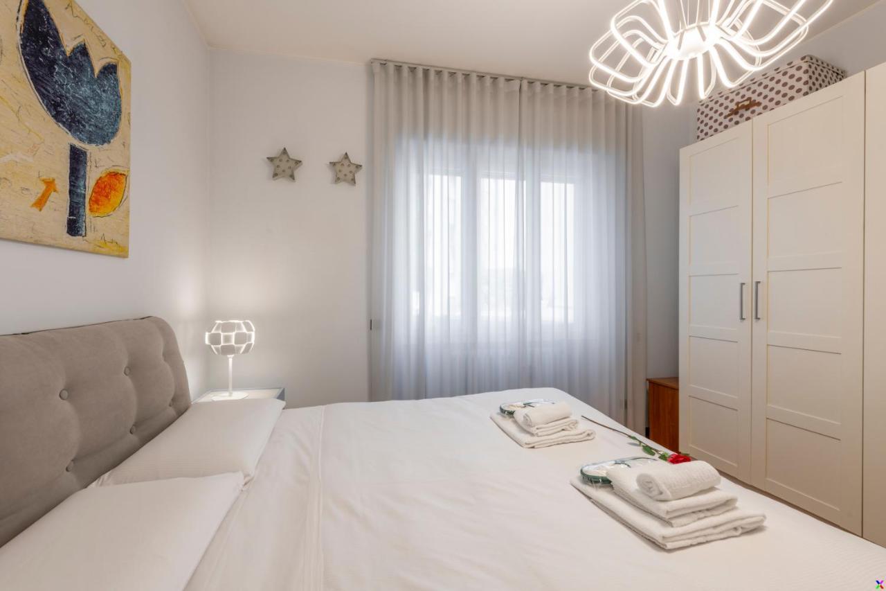 Bnbutler - Stromboli, 22 - Ampio, Luminoso Ed Elegante Milan Luaran gambar